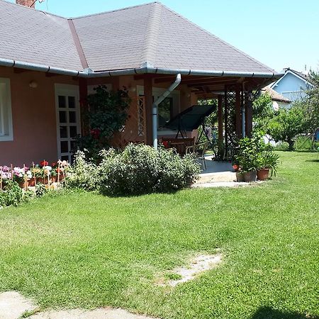 Nemeth Apartmanhaz Balatongyörök Exterior foto